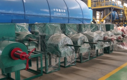 尼日利亞客戶參觀河南國瑞油脂非洲海外倉，現(xiàn)場驗機單螺旋棕櫚榨油機！現(xiàn)場付款！